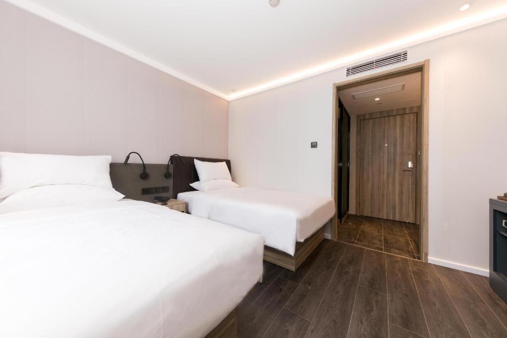 Hanting Premium North Hongqiao 3*